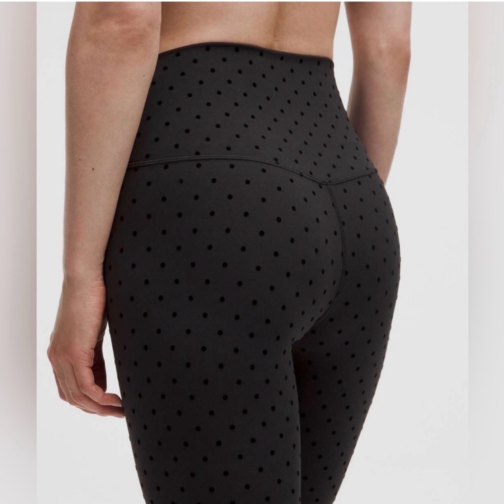 Lululemon Polka Flock Align 25” size 6